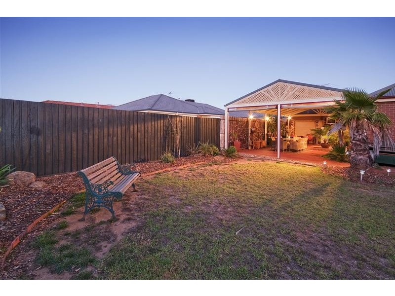 18 Dequin Court, Werribee VIC 3030