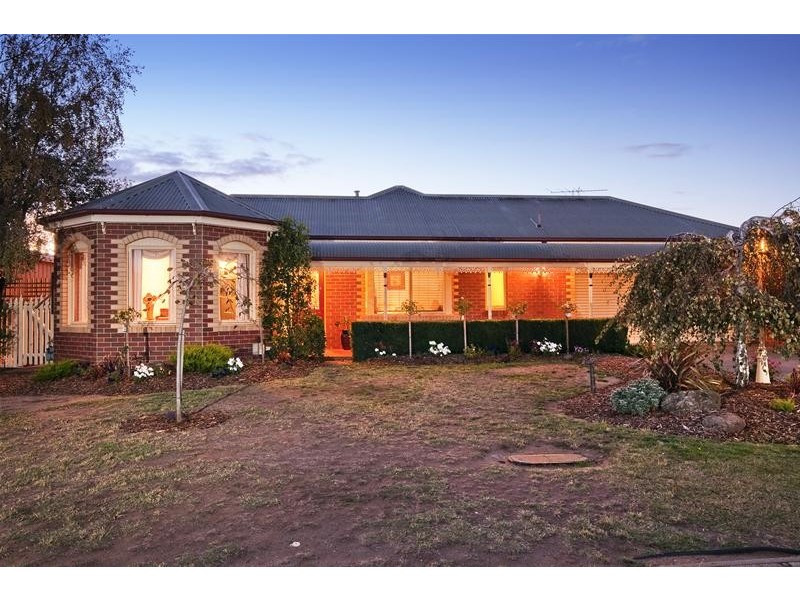 18 Dequin Court, Werribee VIC 3030