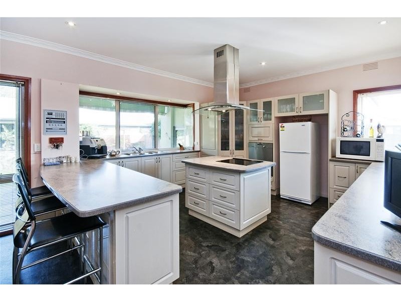 129 Greaves Street North, Werribee VIC 3030