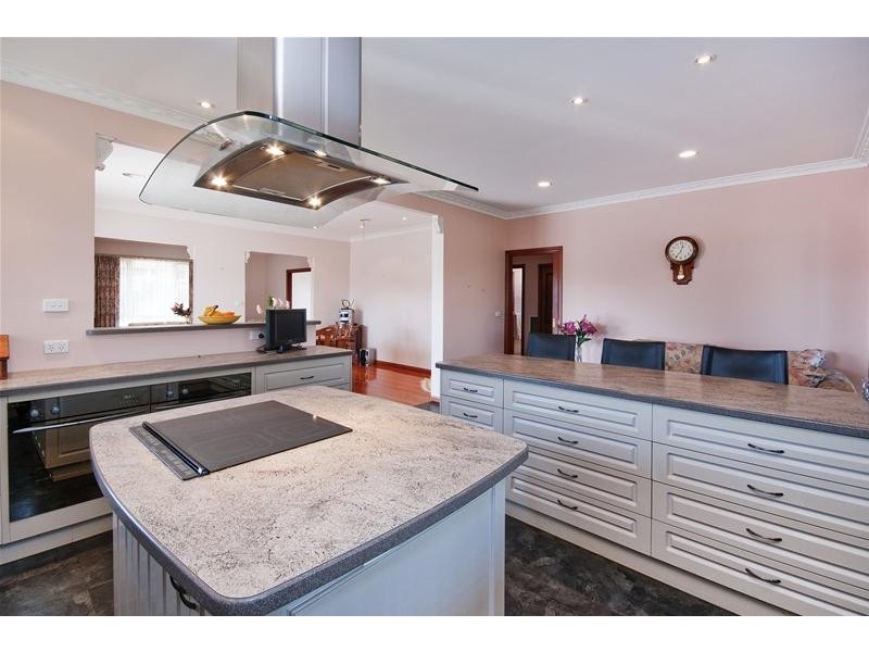 129 Greaves Street North, Werribee VIC 3030