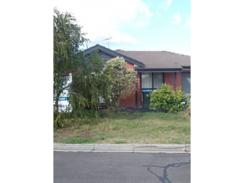 2/25 Thames Boulevard, Werribee VIC 3030