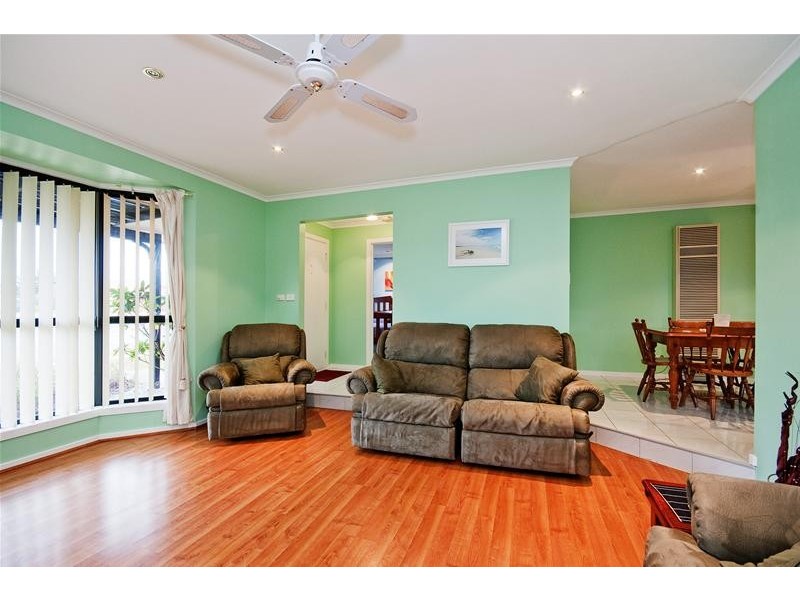 147 Cambridge Crescent, Werribee VIC 3030