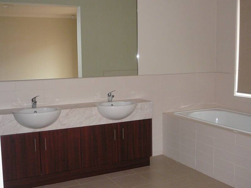 10 Emma Drive, Tarneit VIC 3029