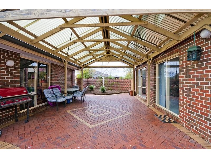 2 Amber Place, Wyndham Vale VIC 3024
