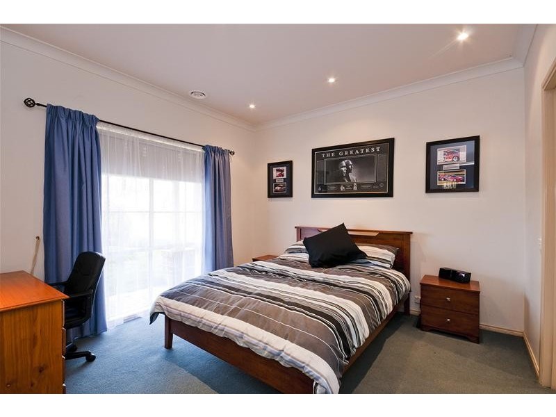 2 Amber Place, Wyndham Vale VIC 3024
