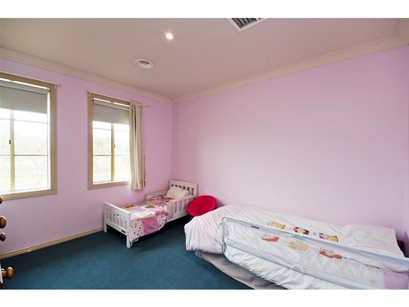 2 Amber Place, Wyndham Vale VIC 3024