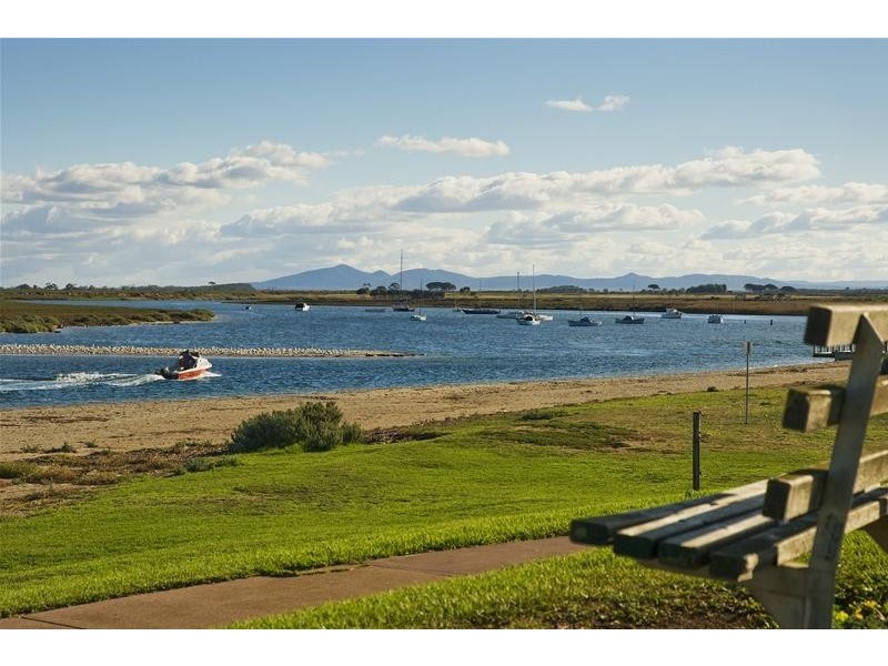 1 Norman Grove, Werribee South VIC 3030