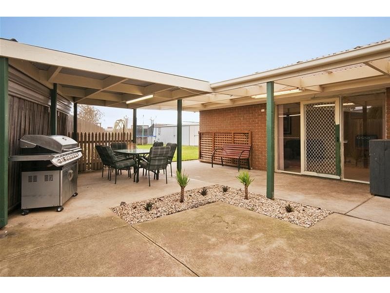 1 Buckingham Drive, Werribee VIC 3030