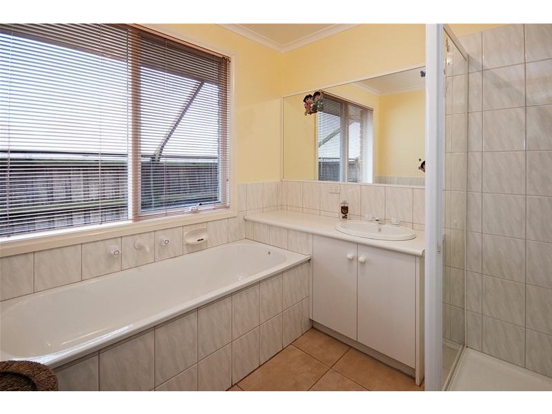 1 Buckingham Drive, Werribee VIC 3030