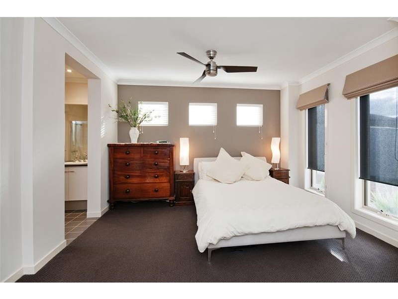 2 Esquire Place, Tarneit VIC 3029