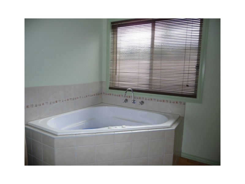 216 Wattle Avenue, Werribee VIC 3030