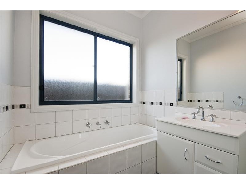 4/38 Evrah Drive, Hoppers Crossing VIC 3029