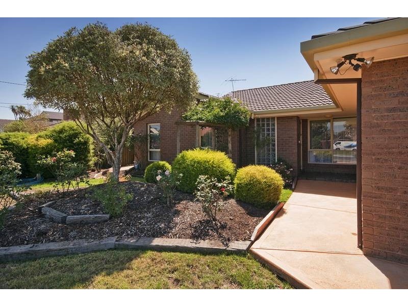 17 Weiskof Drive, Hoppers Crossing VIC 3029