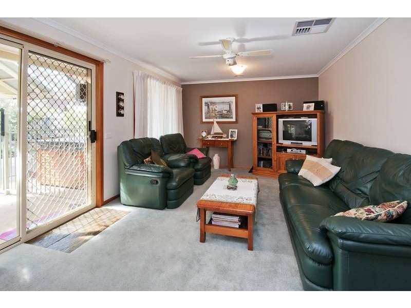 17 Weiskof Drive, Hoppers Crossing VIC 3029