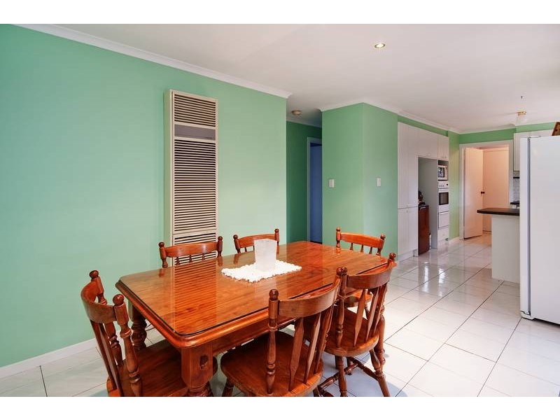 147 Cambridge Crescent, Werribee VIC 3030