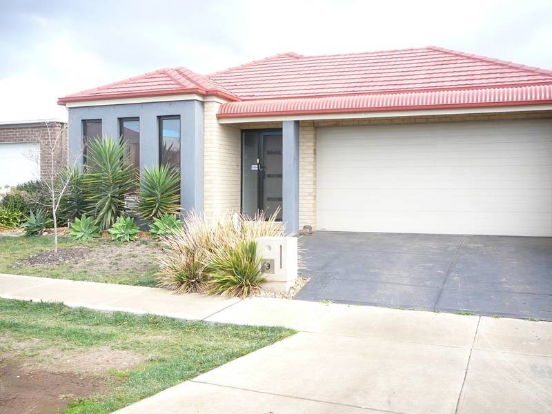 9 NOTTINGHAM CRESCENT, Tarneit VIC 3029