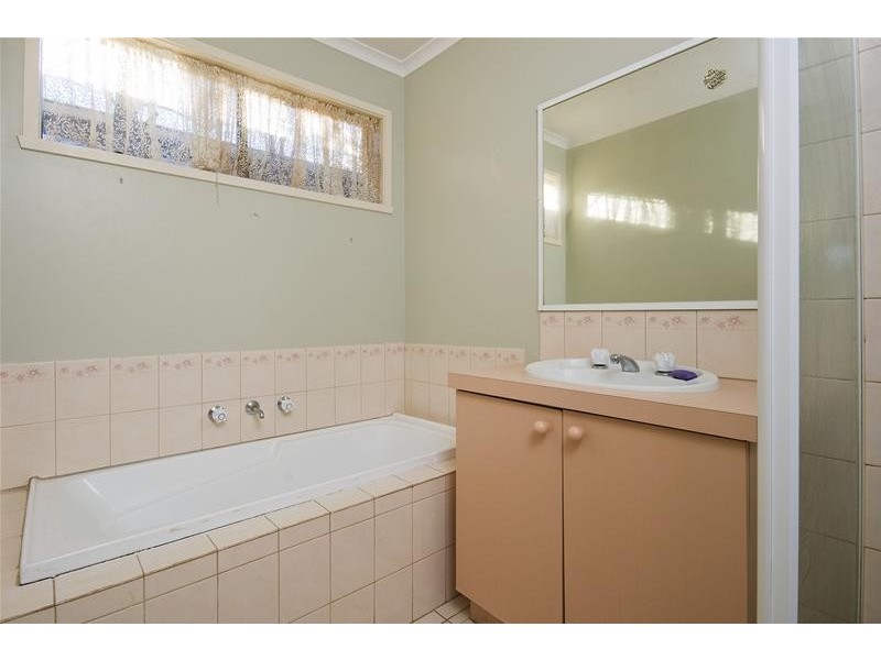 24 Manatee Close, Hoppers Crossing VIC 3029