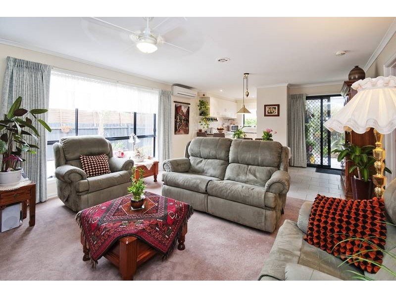 8 Freesia Crt, Hoppers Crossing VIC 3029