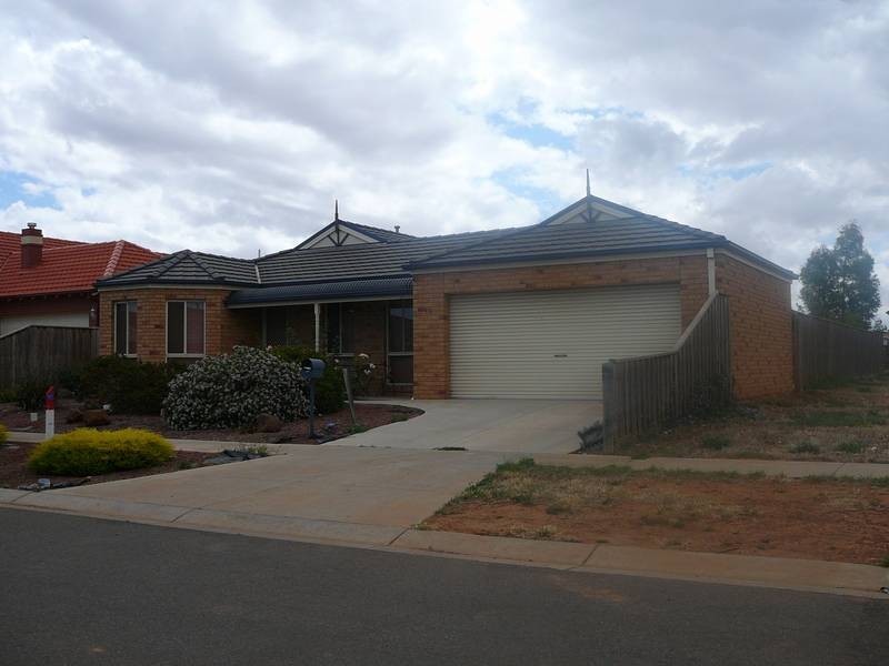 13 Waratah Road, Werribee VIC 3030