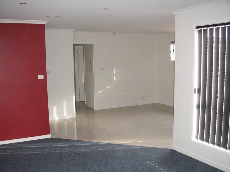 2/11 Montana Drive, Werribee VIC 3030