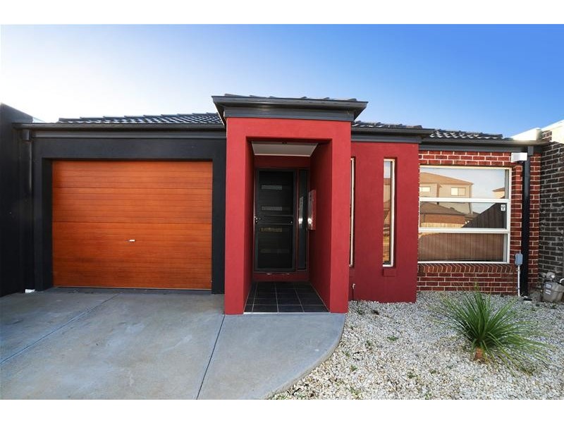 2/11 Montana Drive, Werribee VIC 3030