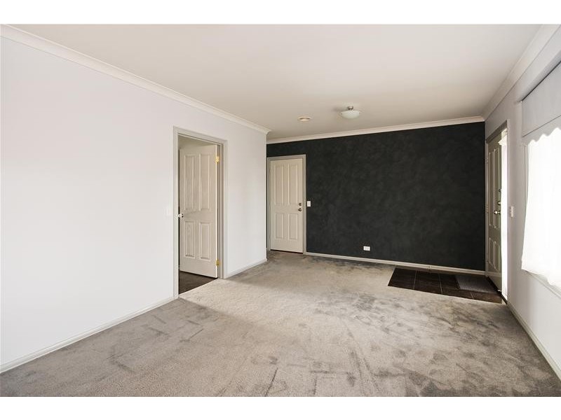 2/56 Racecourse Road, Werribee VIC 3030
