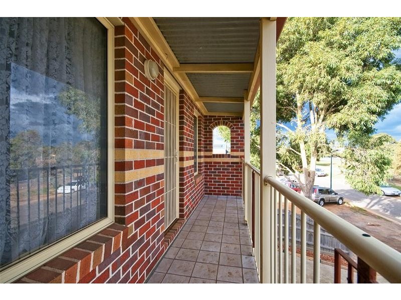 2/56 Racecourse Road, Werribee VIC 3030