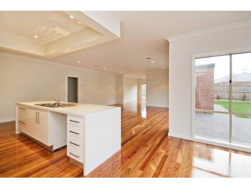 18 Yankos Drive, Werribee VIC 3030