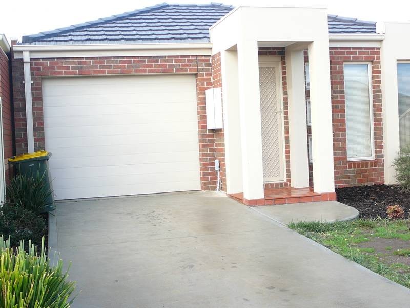1/24 Finchley Park Crescent, Tarneit VIC 3029