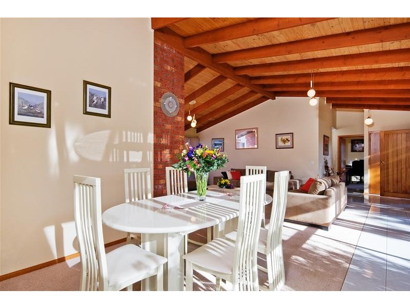 11 Henshaw Court, Werribee VIC 3030