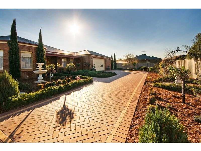 9 Salerno Court, Point Cook VIC 3030