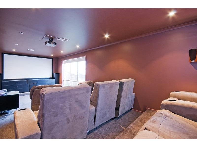 8 Nathan Close, Hoppers Crossing VIC 3029