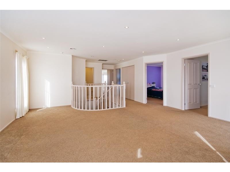 8 Nathan Close, Hoppers Crossing VIC 3029