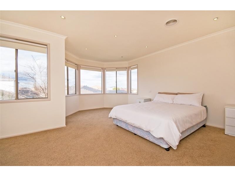 8 Nathan Close, Hoppers Crossing VIC 3029
