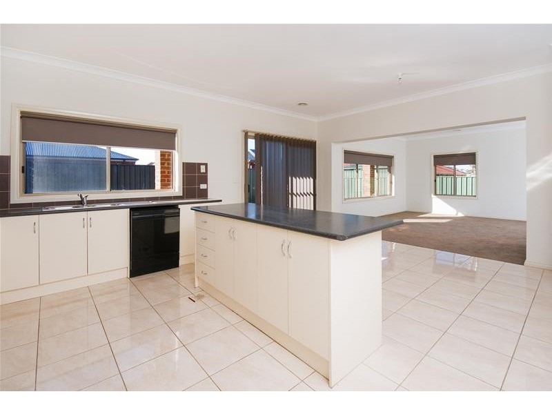 6 Bellfield Court, Wyndham Vale VIC 3024