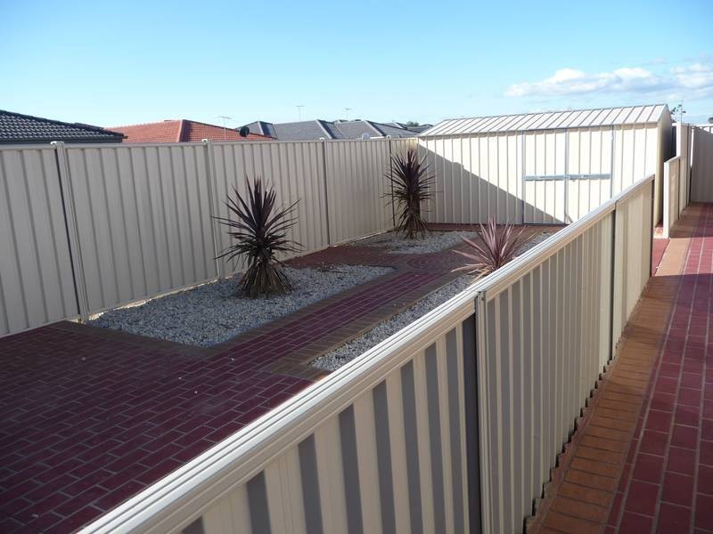 28 Knightsbridge Drive, Tarneit VIC 3029