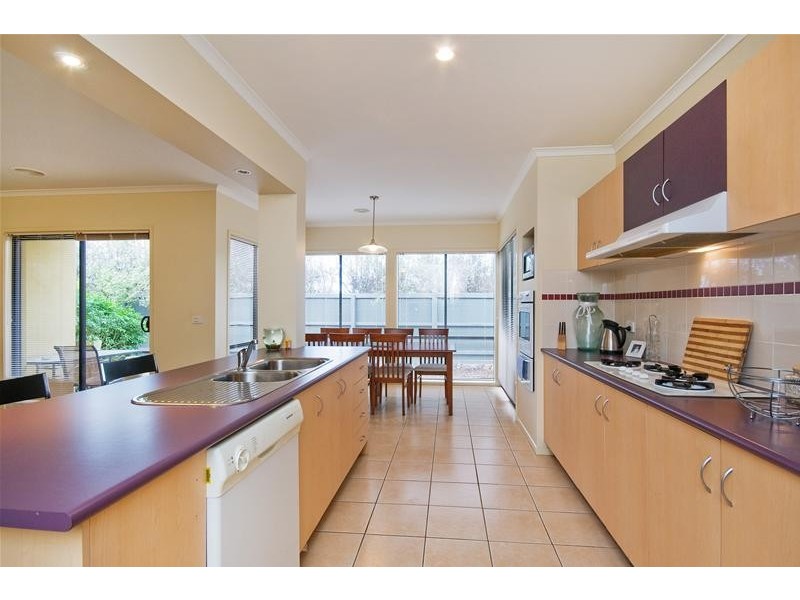 8 Thomas Carr Drive, Tarneit VIC 3029