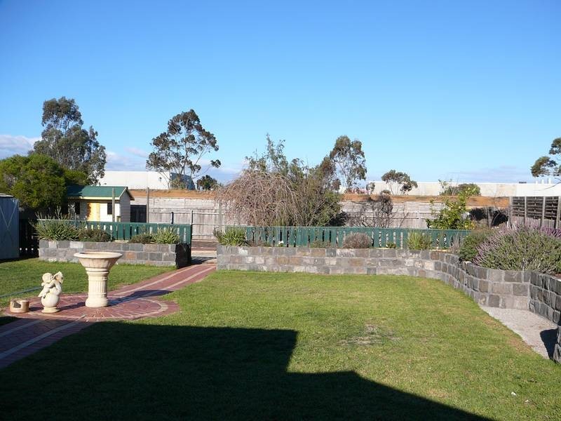 61 Angela Drive, Hoppers Crossing VIC 3029