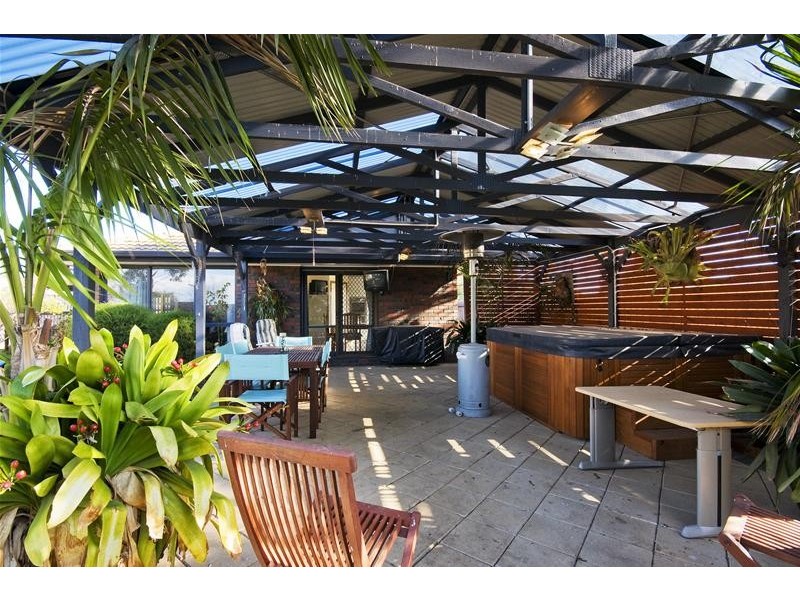 17 Trent Close, Werribee VIC 3030