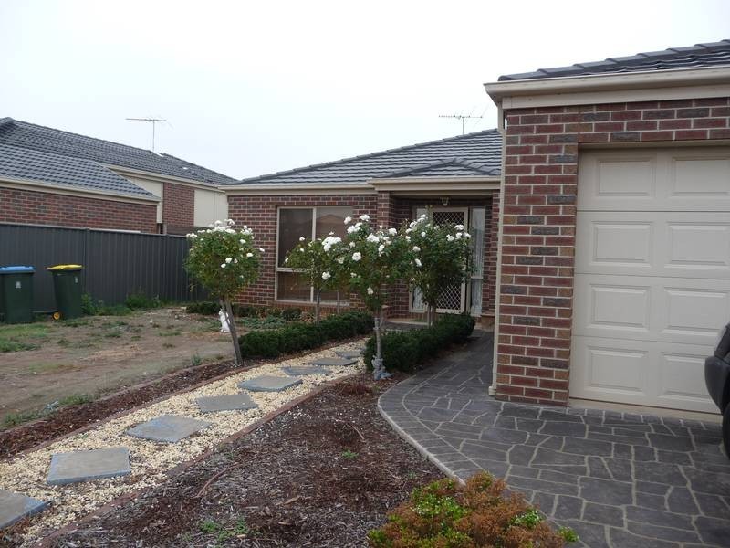 10 Maclarens Close, Wyndham Vale VIC 3024