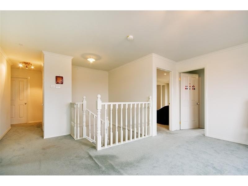 15 Lewiston Drive, Point Cook VIC 3030