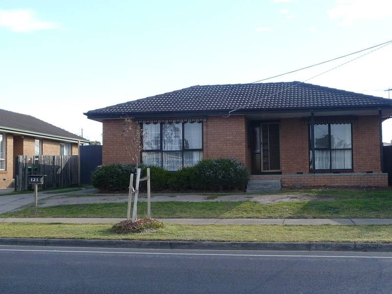 121 Cambridge Crescent, Werribee VIC 3030