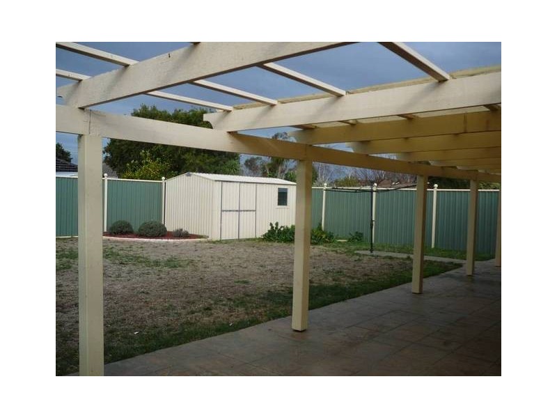 8 Northey Cres, Hoppers Crossing VIC 3029