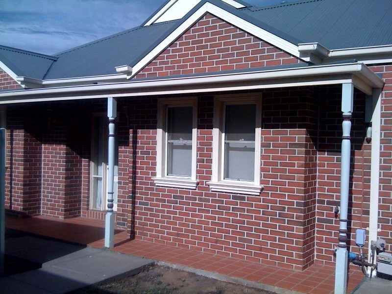 2/105 Hogans Rd, Hoppers Crossing VIC 3029