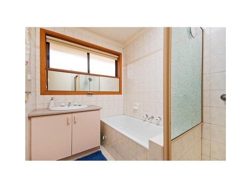 2/39 Chirnside Avenue, Werribee VIC 3030