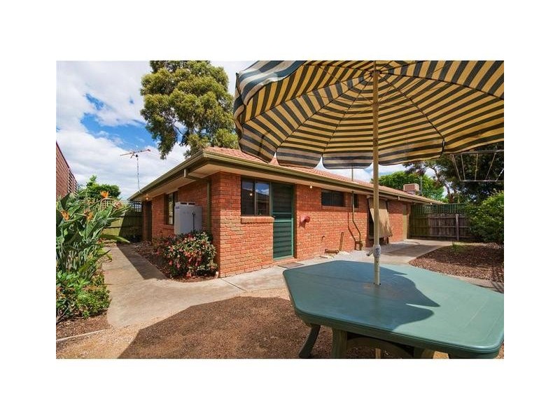2/39 Chirnside Avenue, Werribee VIC 3030