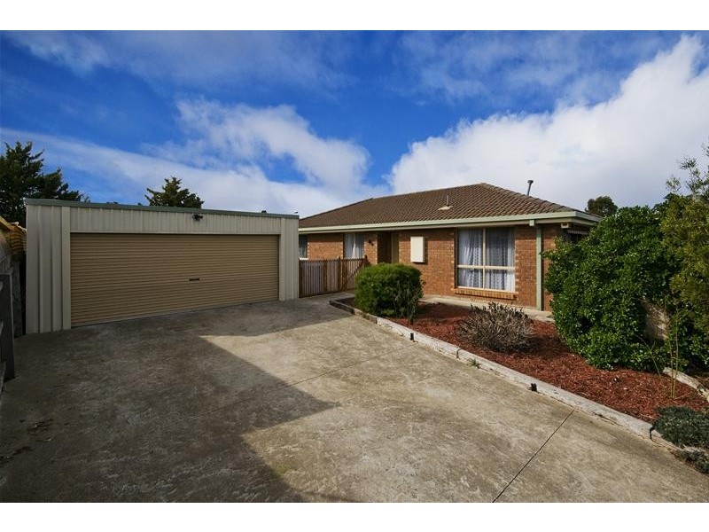 6 Thoroughbred Avenue, Werribee VIC 3030