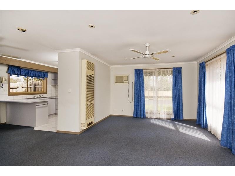 6 Thoroughbred Avenue, Werribee VIC 3030