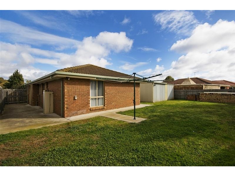 6 Thoroughbred Avenue, Werribee VIC 3030