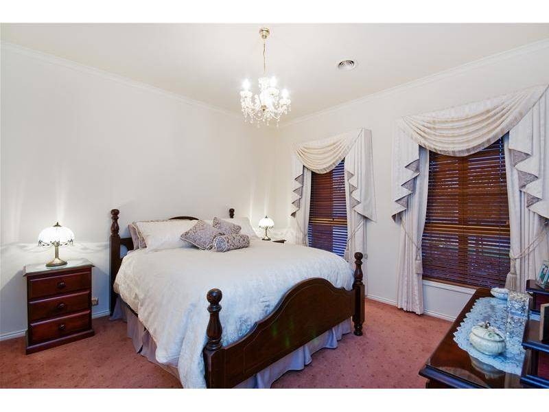 16 Decora Court, Werribee VIC 3030